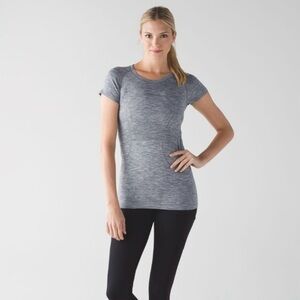 Lululemon Swiftly Tech Short
Sleeve Crew Top
Heathered Slate